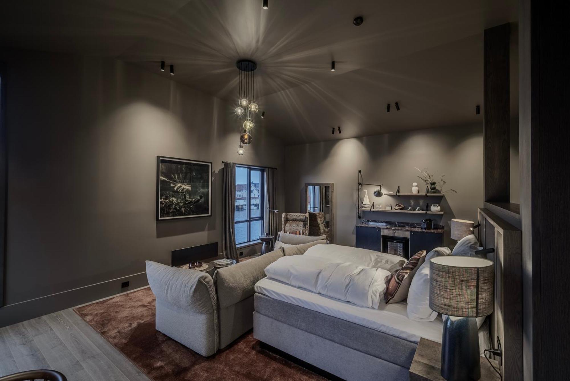 Henningsvaer Bryggehotell - By Classic Norway Hotels Buitenkant foto