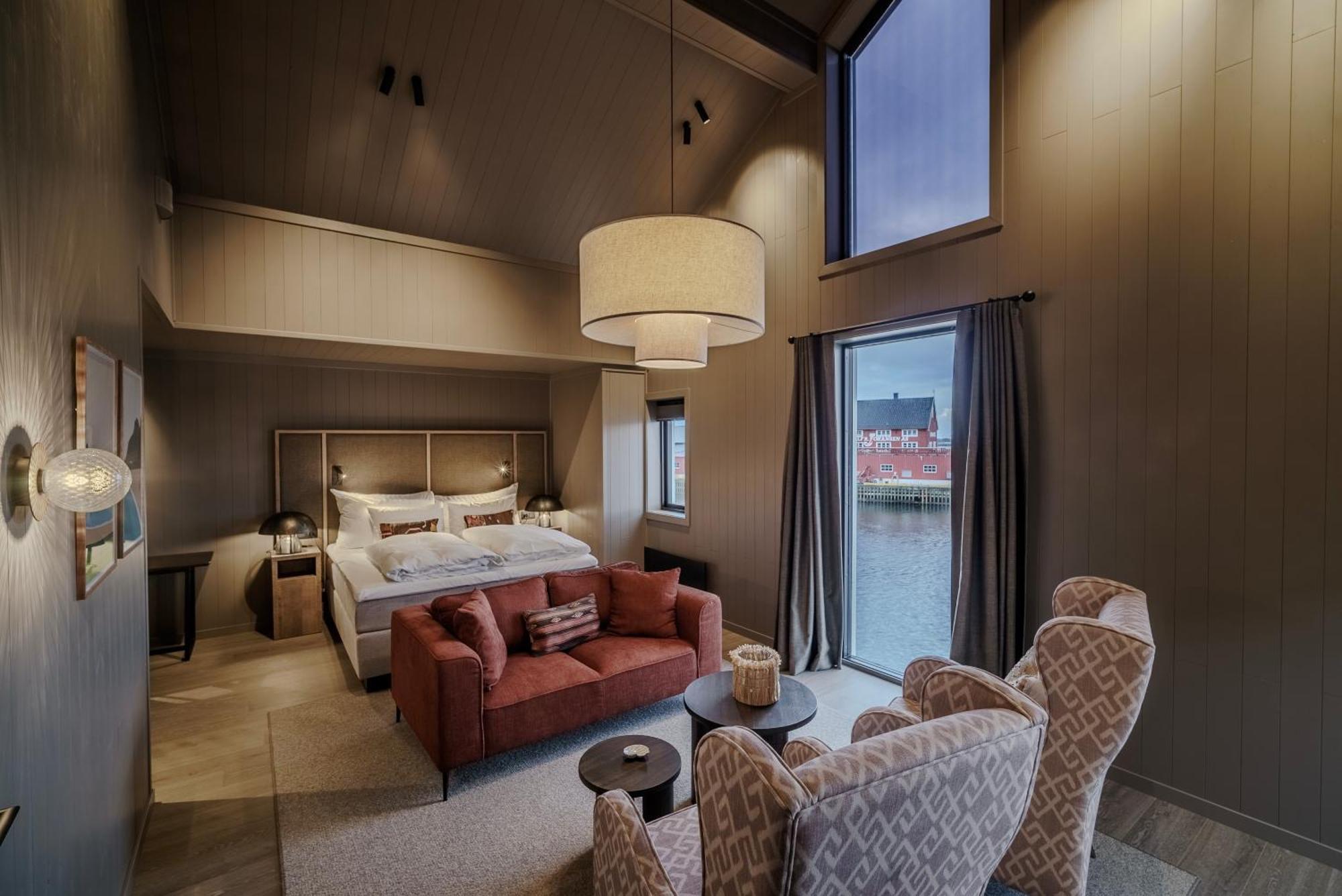 Henningsvaer Bryggehotell - By Classic Norway Hotels Buitenkant foto
