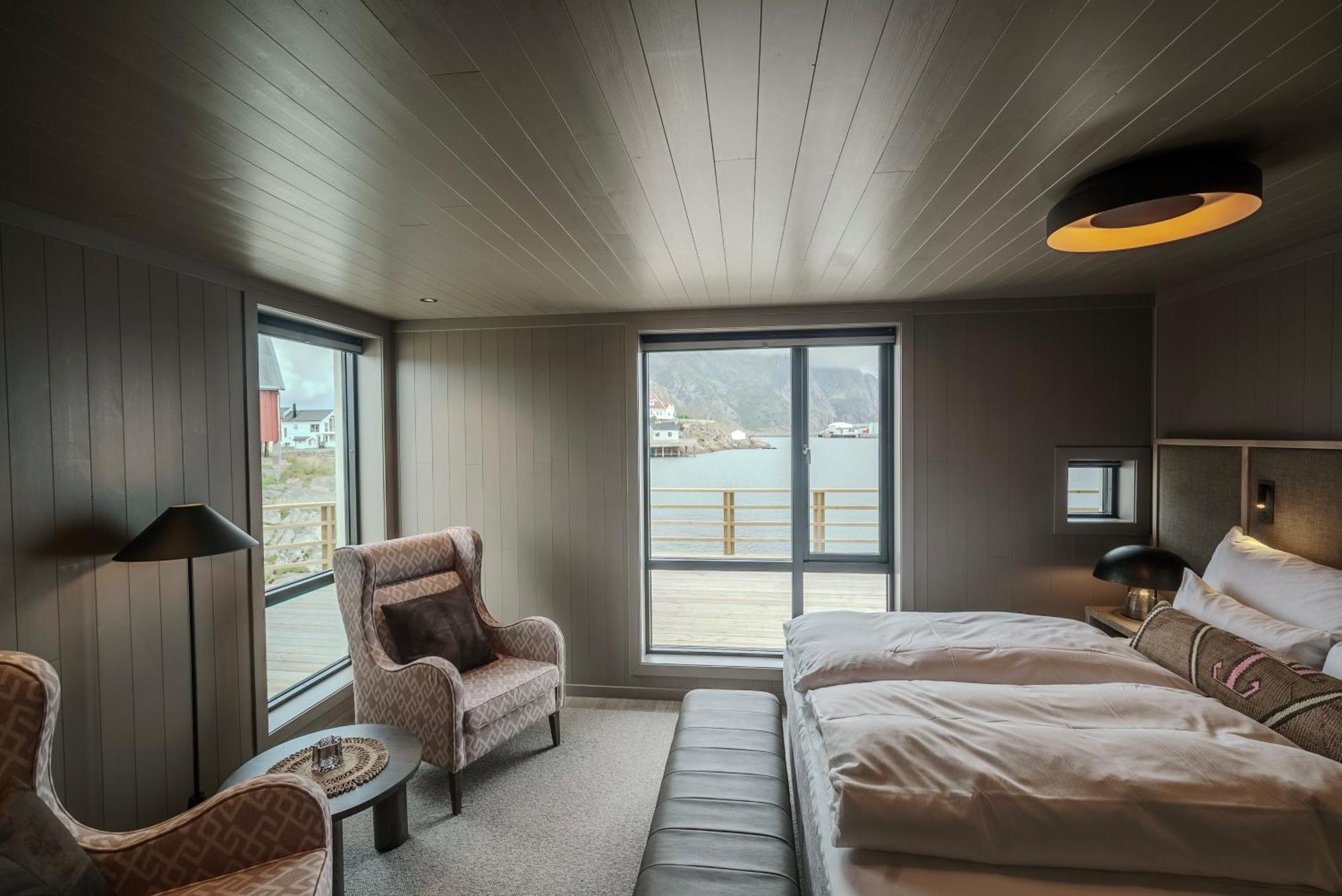 Henningsvaer Bryggehotell - By Classic Norway Hotels Buitenkant foto