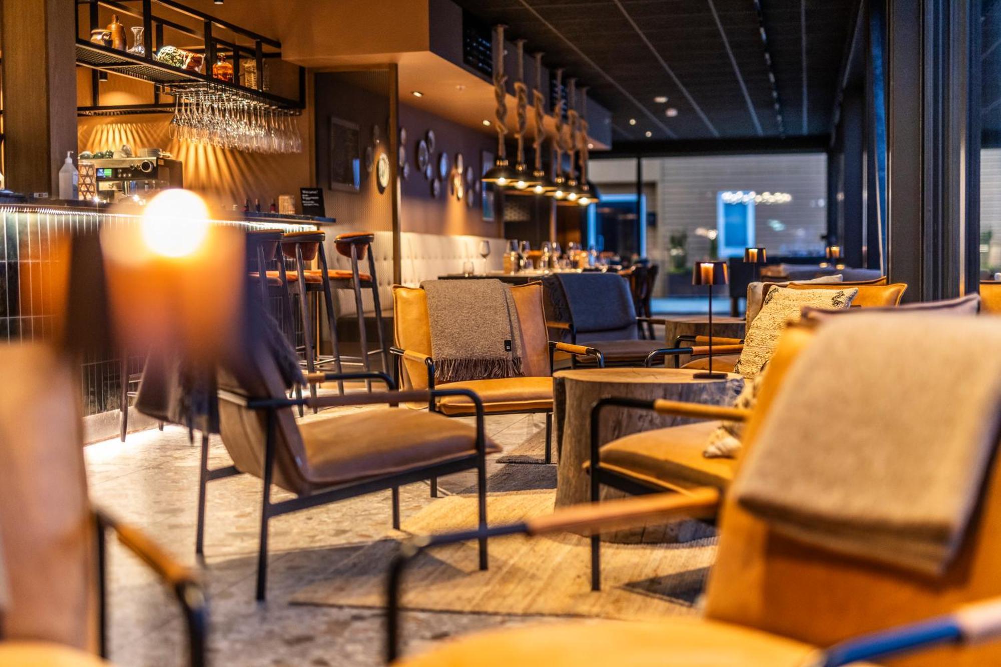 Henningsvaer Bryggehotell - By Classic Norway Hotels Buitenkant foto